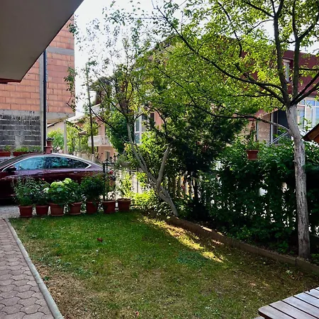 Apartman Hb - *